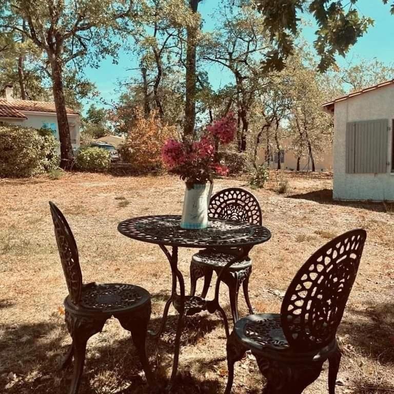Etang Vallier Resort Brossac Екстериор снимка