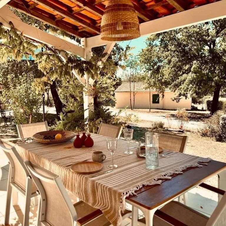 Etang Vallier Resort Brossac Екстериор снимка