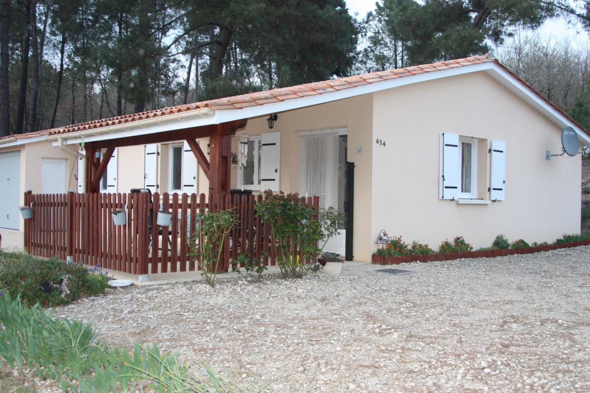 Etang Vallier Resort Brossac Екстериор снимка