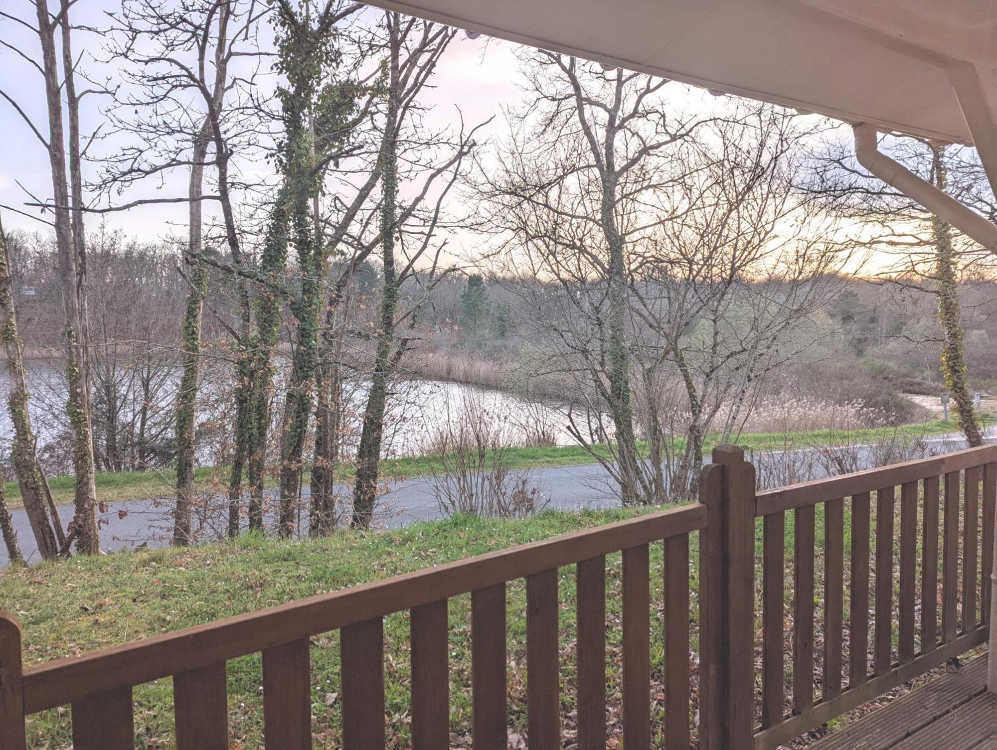 Etang Vallier Resort Brossac Екстериор снимка