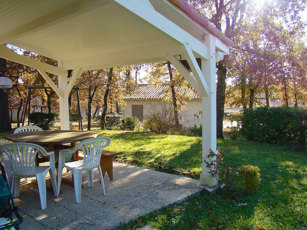 Etang Vallier Resort Brossac Стая снимка
